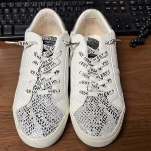 Vintage Havana White and Gray Sneakers